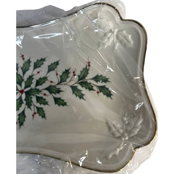 Lenox Holiday Canapé Plate Ivory & Gold Trim 11" Holly & Berry Design Gift Boxed - Picture 10 of 11
